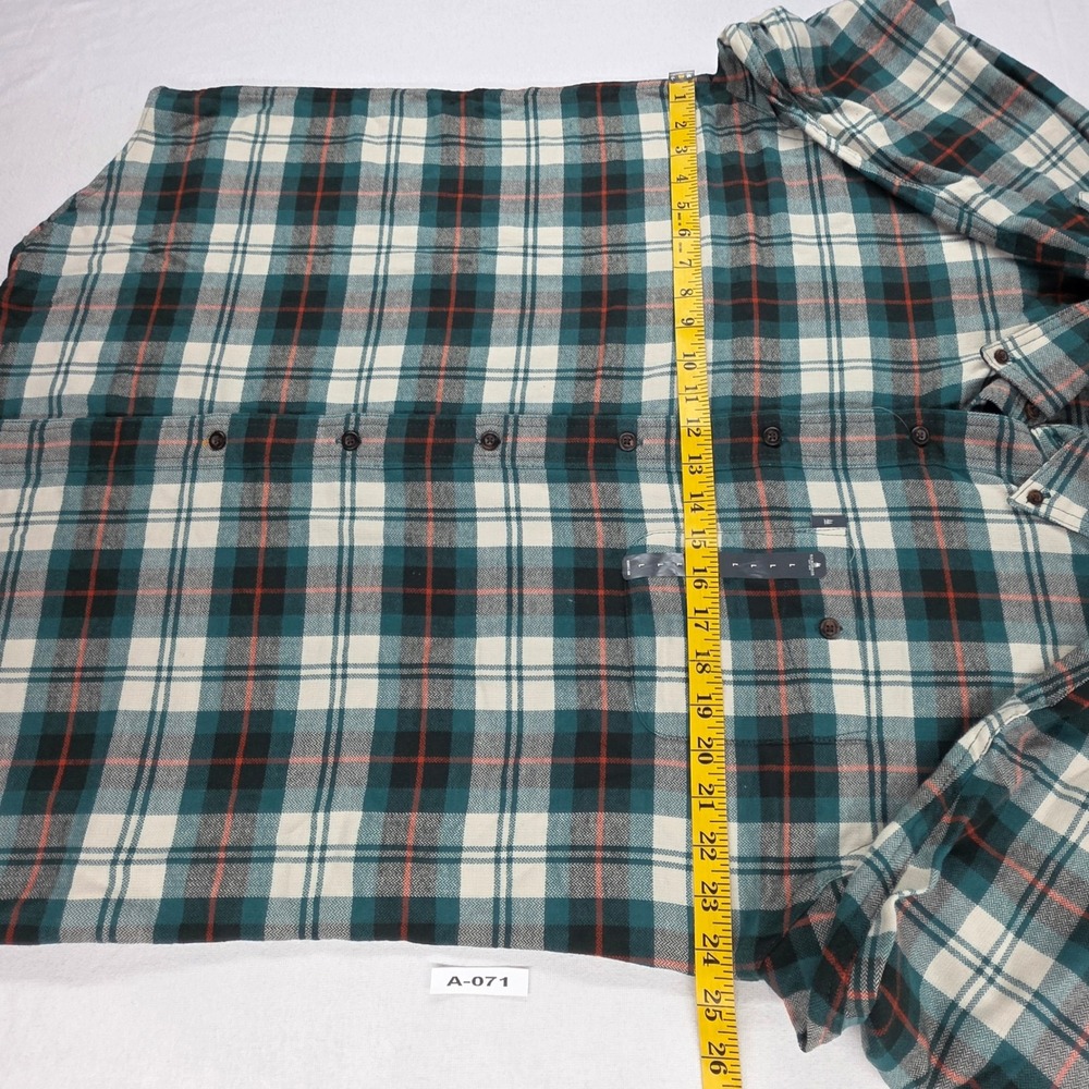 GH Bass Men L Teal Plaid Thermal Flannel Button Down Shirt Easy Care New - Picture 4 of 10